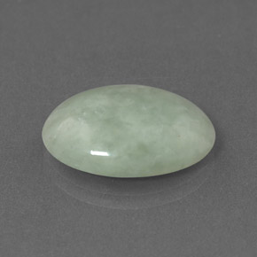 8.88克拉天然绿色硬玉，椭圆形切割，17.7×12.7毫米，不透明