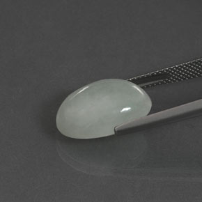 10.25克拉天然翡翠，椭圆形切割，透明