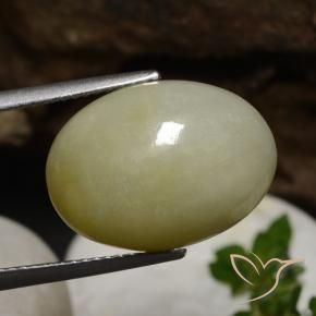 12.01克拉天然翡翠，椭圆形，半透明