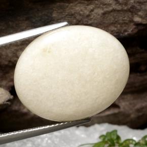 9.73克拉天然翡翠，椭圆形切割，半透明