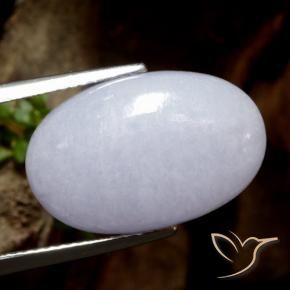 12.95克拉天然翡翠，椭圆形，半透明