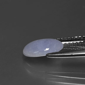 1.35克拉天然翡翠，椭圆形切割，不透明