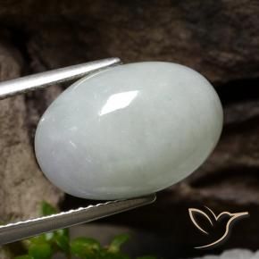 12.48克拉天然翡翠，椭圆形，半透明