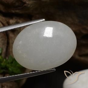 12.37克拉天然翡翠，椭圆形，半透明