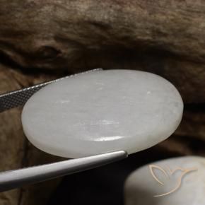 42.87克拉天然白色硬玉，椭圆形切割，29.7×22.8毫米，半透明