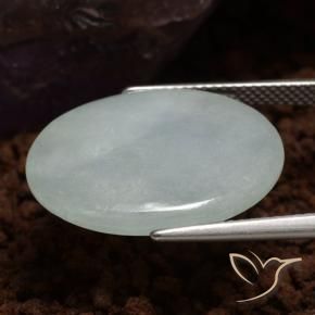 10.49克拉天然翡翠，椭圆形，半透明