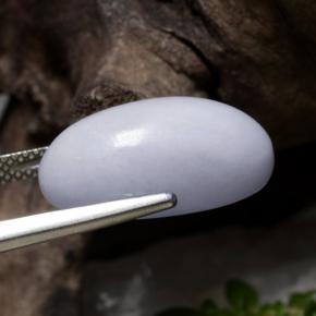 12.42克拉天然紫罗兰色硬玉，椭圆形切割，18.3×9.5毫米，半透明