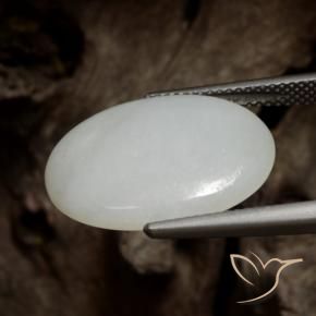10.20克拉天然翡翠，椭圆形，半透明