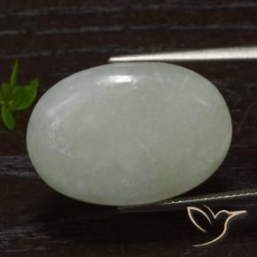 18.95克拉天然翡翠，椭圆形，半透明