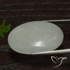 18.95克拉天然翡翠，椭圆形，半透明
