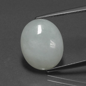 7.49克拉天然绿色硬玉，椭圆形切割，15×12.2毫米，不透明