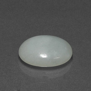 7.49克拉天然绿色硬玉，椭圆形切割，15×12.2毫米，不透明