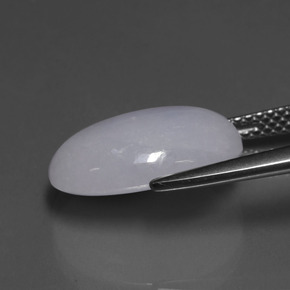 7.79克拉天然翡翠，椭圆形切割，半透明