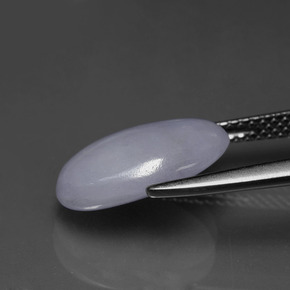 4.38克拉天然翡翠，椭圆形切割，不透明