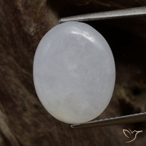 12.25克拉天然翡翠，椭圆形，半透明