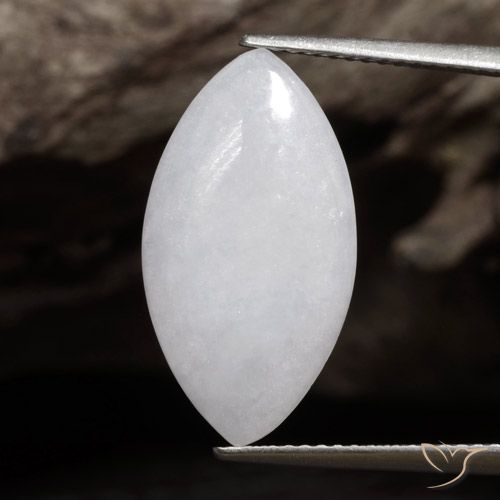5.25克拉天然翡翠，榄尖形，半透明