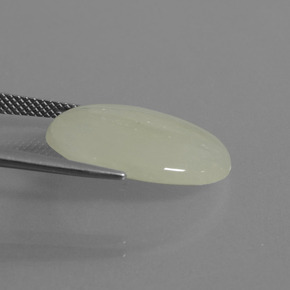 8.34克拉天然翡翠，椭圆形切割，透明