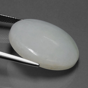 35.04克拉天然翡翠，椭圆形，半透明