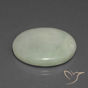 37.85克拉天然翡翠，椭圆形，半透明