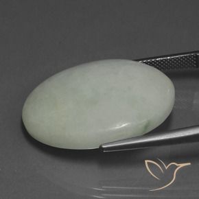 38.56克拉天然翡翠，椭圆形，半透明
