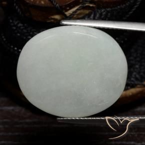 27.95克拉天然翡翠，椭圆形，半透明