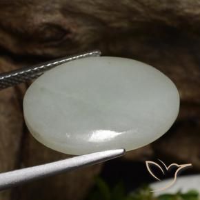 10.12克拉天然翡翠，椭圆形，半透明