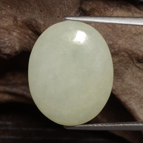 10.60克拉天然黄色硬玉，椭圆形切割，19×15.3毫米，半透明