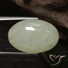 10.01克拉天然翡翠，椭圆形，半透明