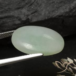 9.78克拉天然翡翠，椭圆形，半透明