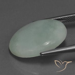 13.75克拉天然翡翠，椭圆形，半透明