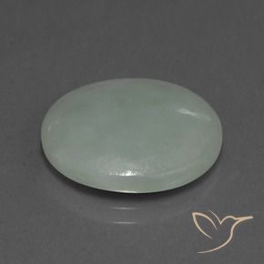 10.74克拉天然翡翠，椭圆形，半透明