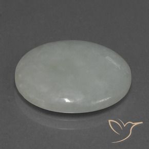 10.86克拉天然翡翠，椭圆形，半透明