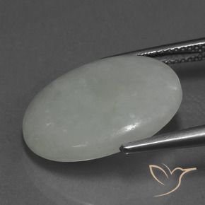 10.86克拉天然翡翠，椭圆形，半透明