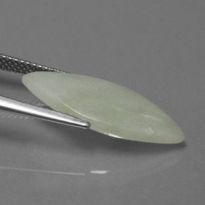 5.80克拉天然翡翠，榄尖形，半透明