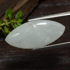 5.79克拉天然绿色硬玉，马眼形，21×9.4毫米，半透明