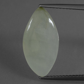 4.88克拉天然绿色硬玉，马眼形，18.5×9.6毫米，半透明