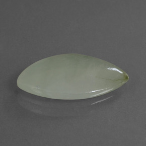 4.88克拉天然绿色硬玉，马眼形，18.5×9.6毫米，半透明
