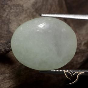 8.80克拉天然翡翠，椭圆形，半透明