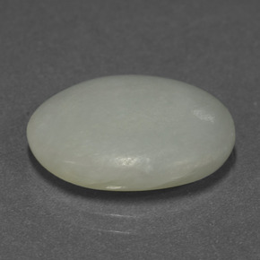 11.44克拉天然翡翠，椭圆形切割，半透明