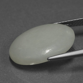 11.44克拉天然翡翠，椭圆形切割，半透明