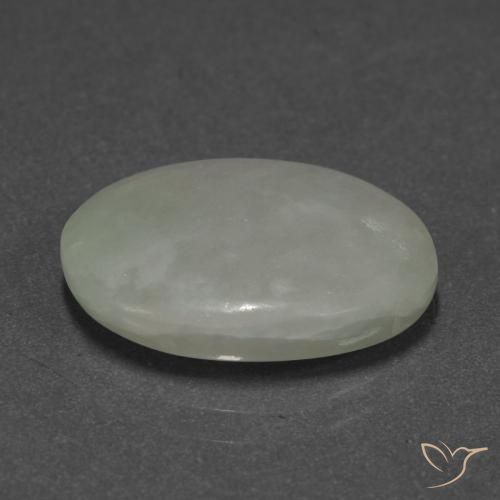 9.31克拉天然翡翠，椭圆形，半透明