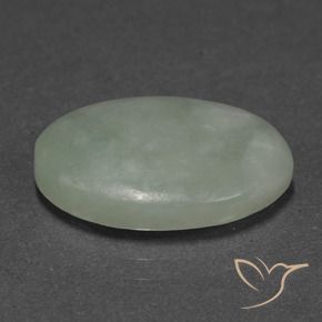 9.94克拉天然翡翠，椭圆形，半透明