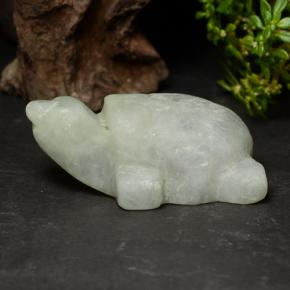 76.06克拉天然绿色硬玉，异形，34.5×20.6毫米，不透明