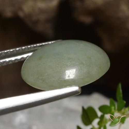 5.81克拉天然翡翠，椭圆形，半透明
