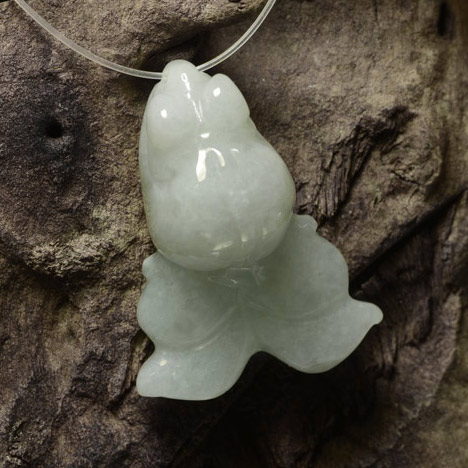 34.84克拉天然翡翠，异形，半透明