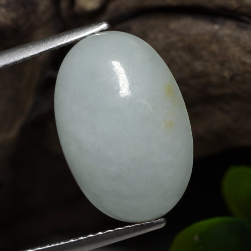 10.04克拉天然翡翠，椭圆形切割，半透明