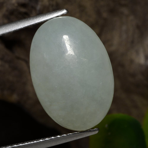 10.75克拉天然绿色硬玉，椭圆形切割，16.6×11.7毫米，半透明