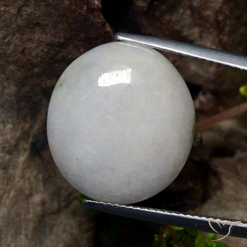 21.22克拉天然翡翠，椭圆形切割，半透明