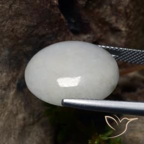 21.22克拉天然翡翠，椭圆形切割，半透明