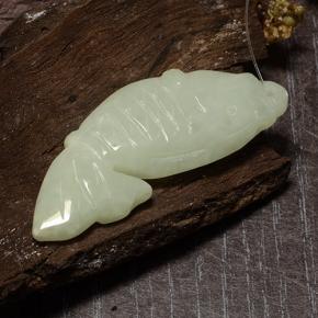 29.60克拉天然绿色硬玉，异形，40×14.5毫米，半透明